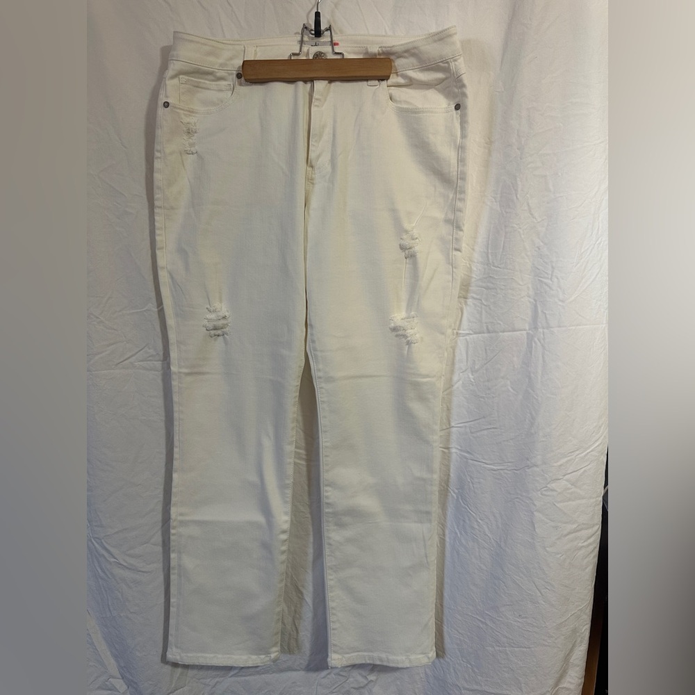 Cabi Women's White Distressed Jeans